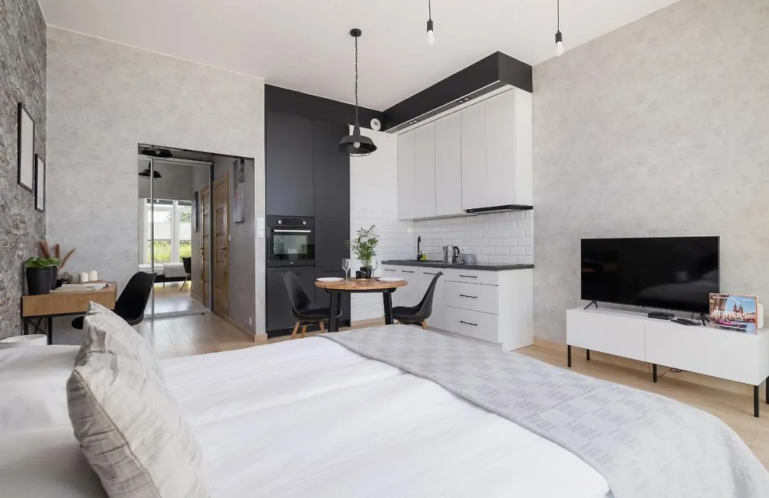 Kraków Studio with Parking&Terrace near Zalew Bagry by Renters Prestige-1